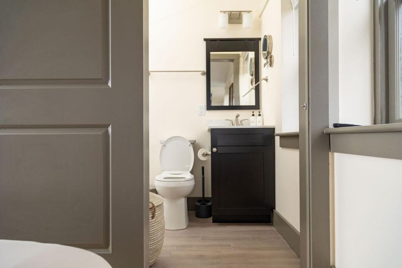 Apartmán Luxury Multi-Unit Historic Building Near Downtown Roanoke Exteriér fotografie